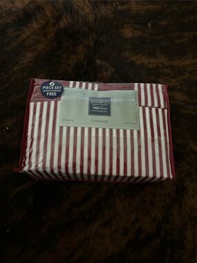 BAMBOO Striped Sheet Set in Red and White